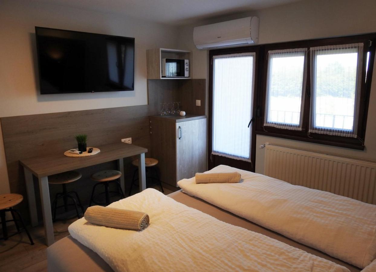 Kukorica Csarda Apartman 2 Balatonujlak Extérieur photo
